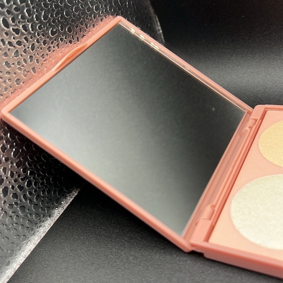 Doll Face Contour Wizard Sculpt & Highlight Palette - Picture 4 of 5